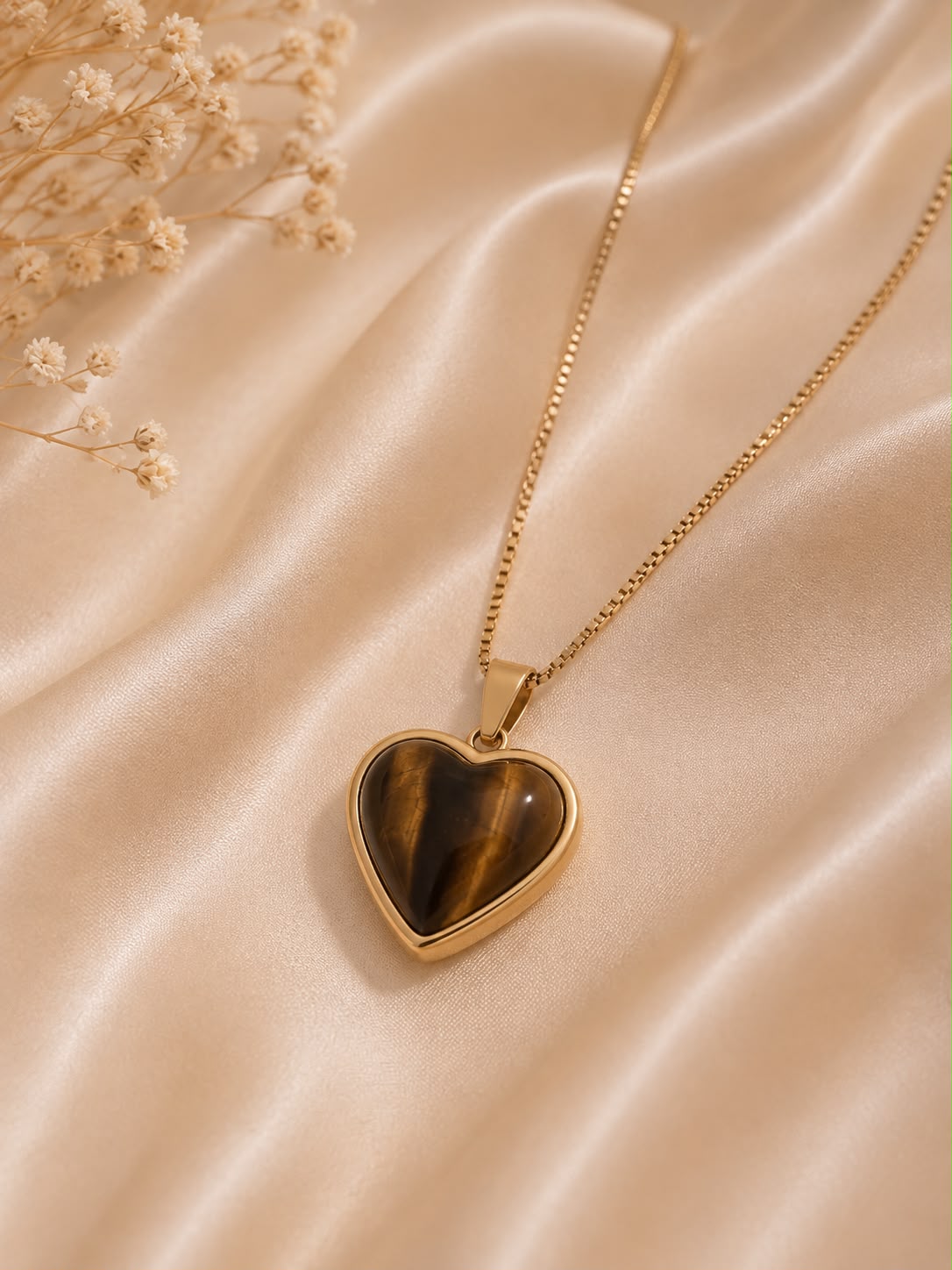 COLLAR OJO DE TIGRE CORAZÓN
